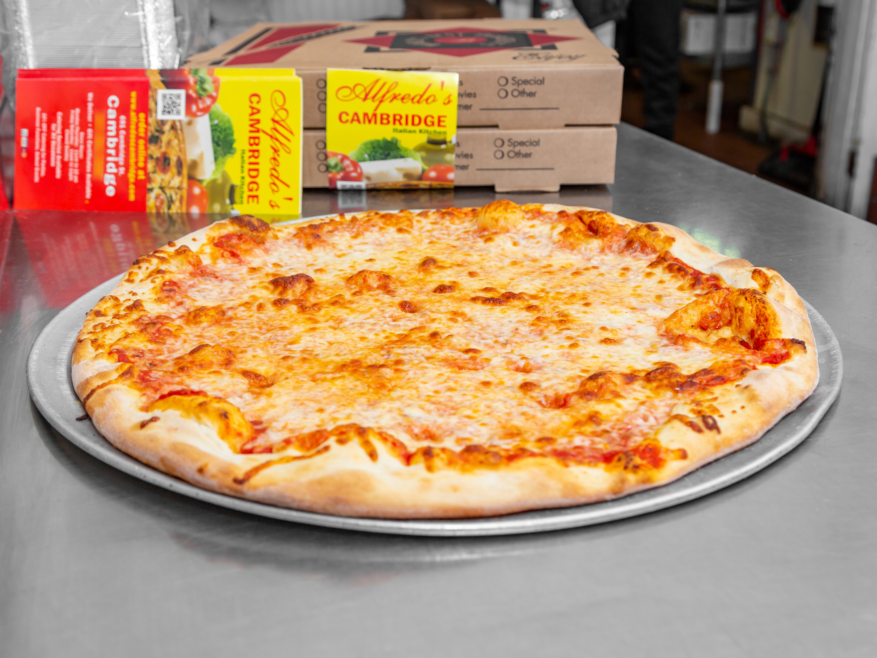 Order The 4-Cheese Pizza food online from Alfredo's Italian Kitchen store, Cambridge on bringmethat.com
