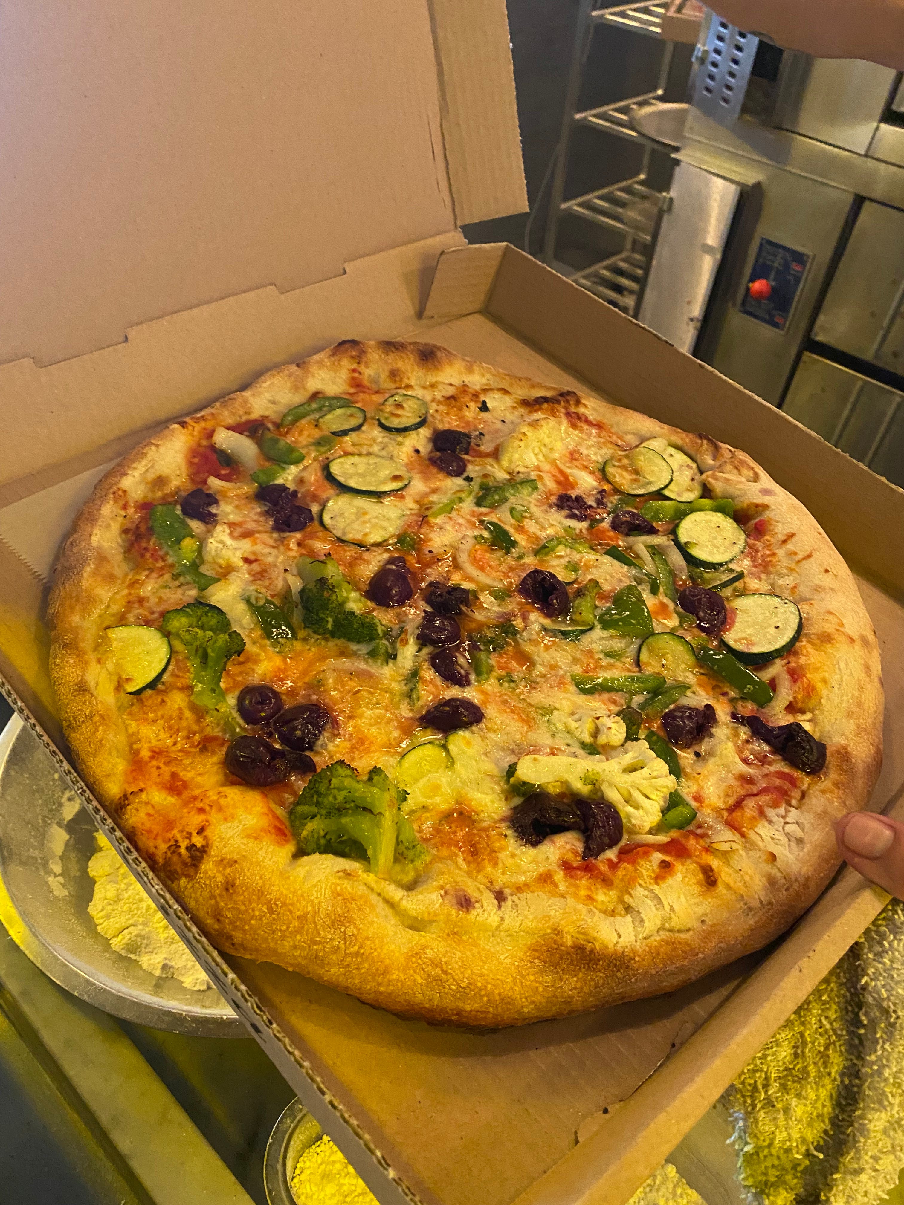 Order Vegetarian Pizza - 16" food online from Popolari store, Bloomfield on bringmethat.com