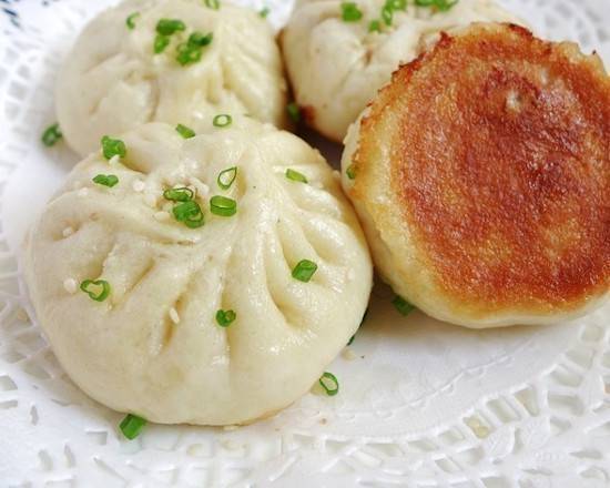 Order A4.生煎包(6)Pan Fried Pork Buns food online from Taste of North China store, Jersey City on bringmethat.com