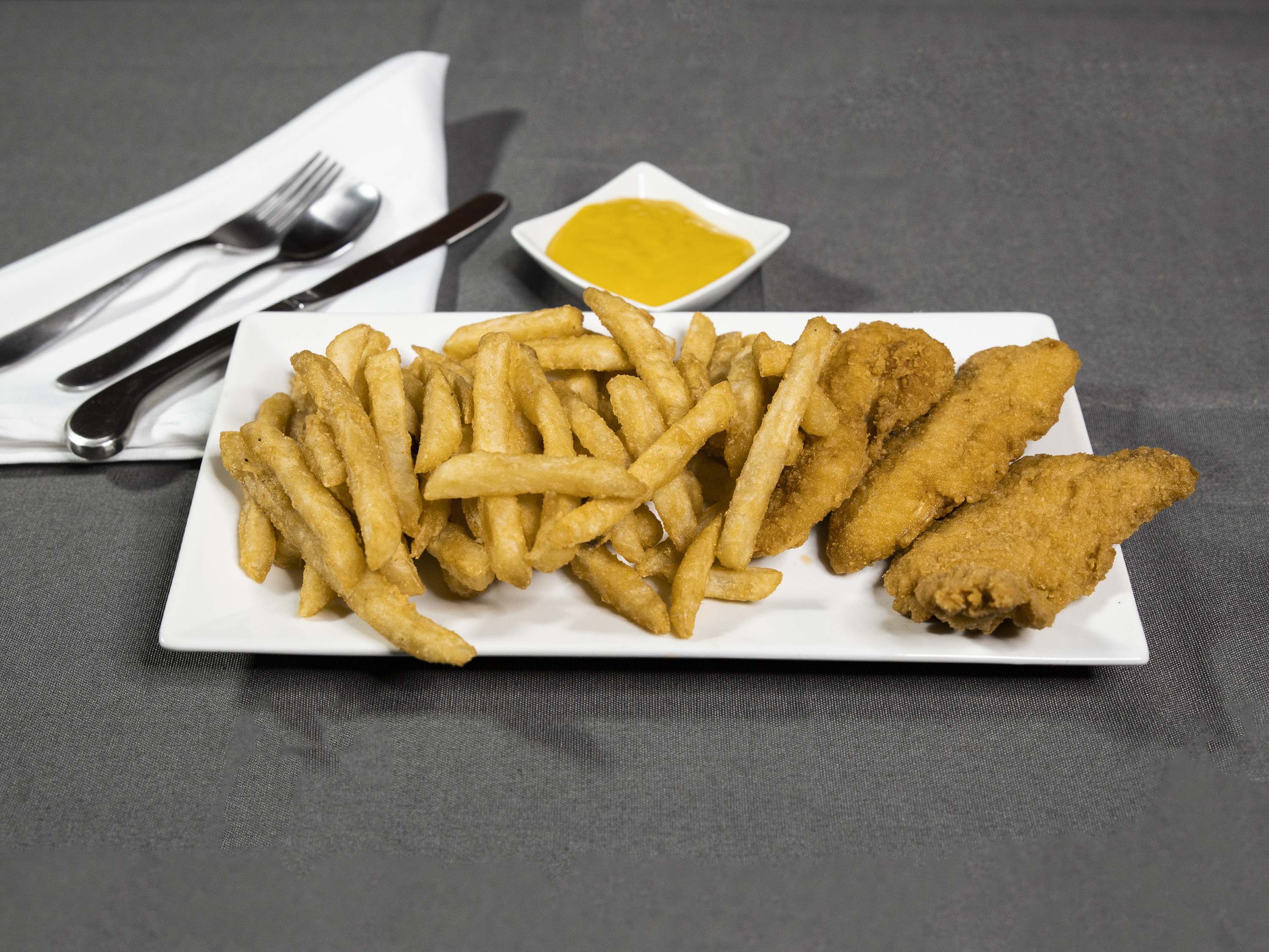 Order Chicken Fingers food online from Fusion Spice Bar & Grille store, Wilmington on bringmethat.com