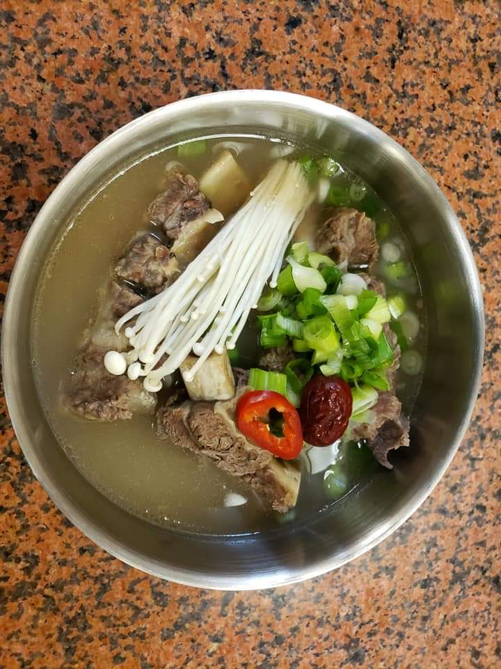 Order Beef Short Ribs Soup with Noodle food online from Young Dong Tofu store, Arcadia on bringmethat.com