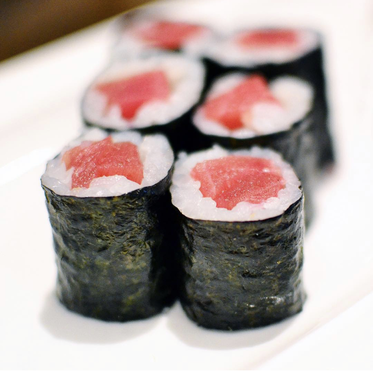 Order Tuna Roll food online from Saisaki Asian Bistro & Sushi Bar store, Newport News on bringmethat.com