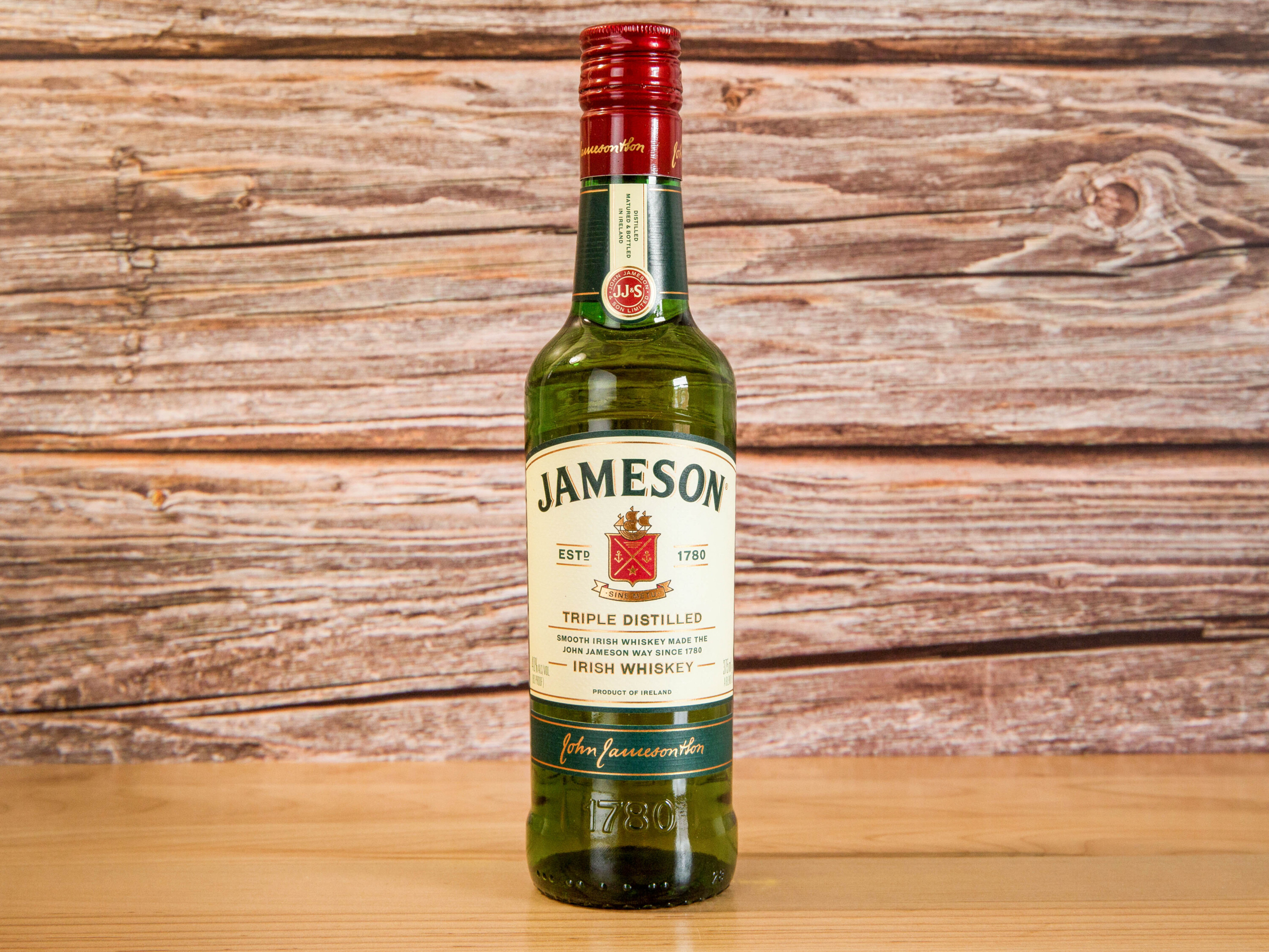 Order Jameson Irish Whiskey  food online from Taipei Fine Wine & Liquor 台北酒莊 store, NY on bringmethat.com
