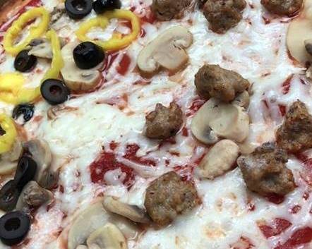 Order 12" Cauliflower Pizza food online from Wally Pizza store, Saint Clairsville on bringmethat.com
