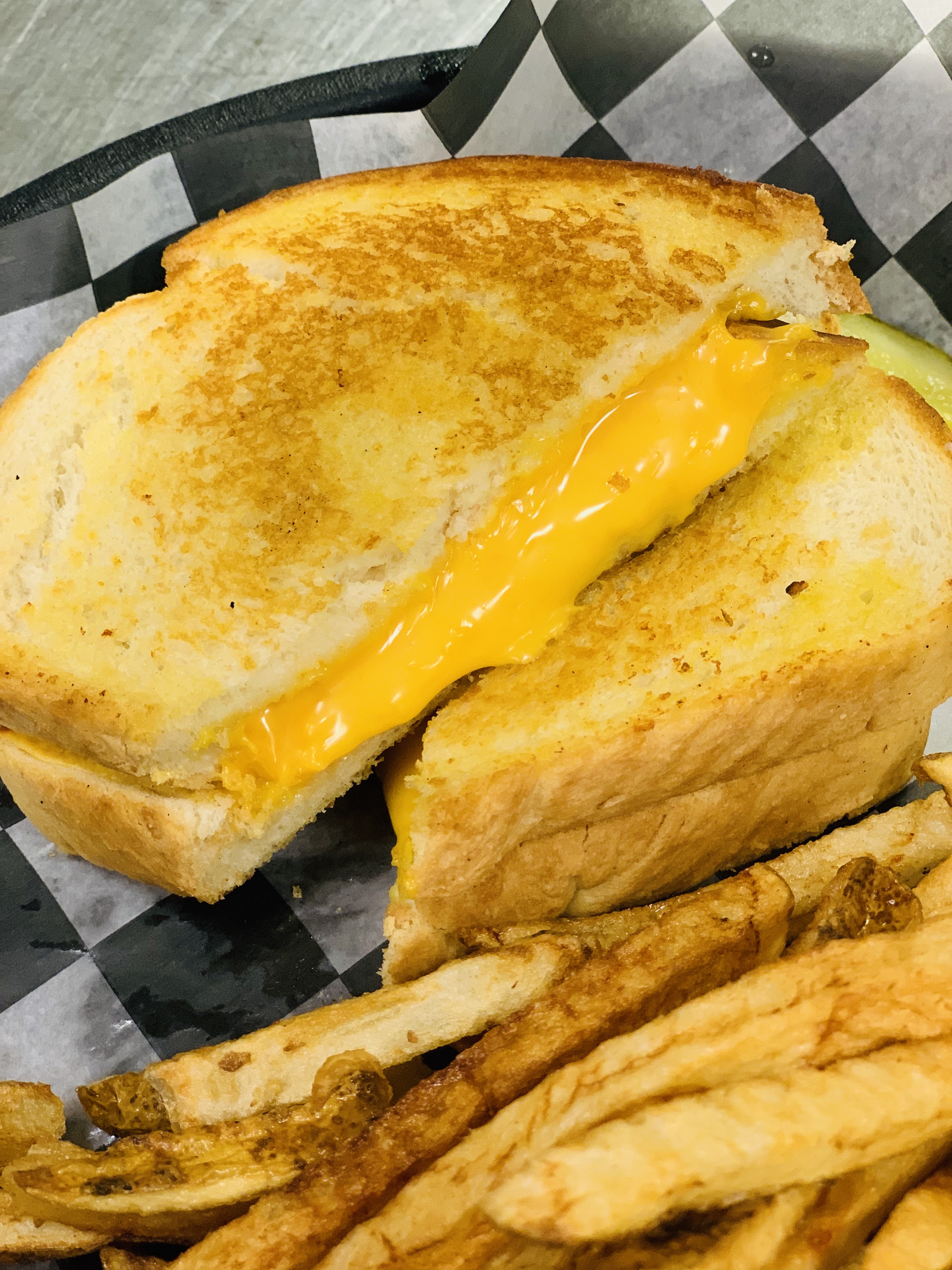 Order Kids Grilled Cheese and Fries food online from Mojo Pub -N- Grill store, Youngstown on bringmethat.com