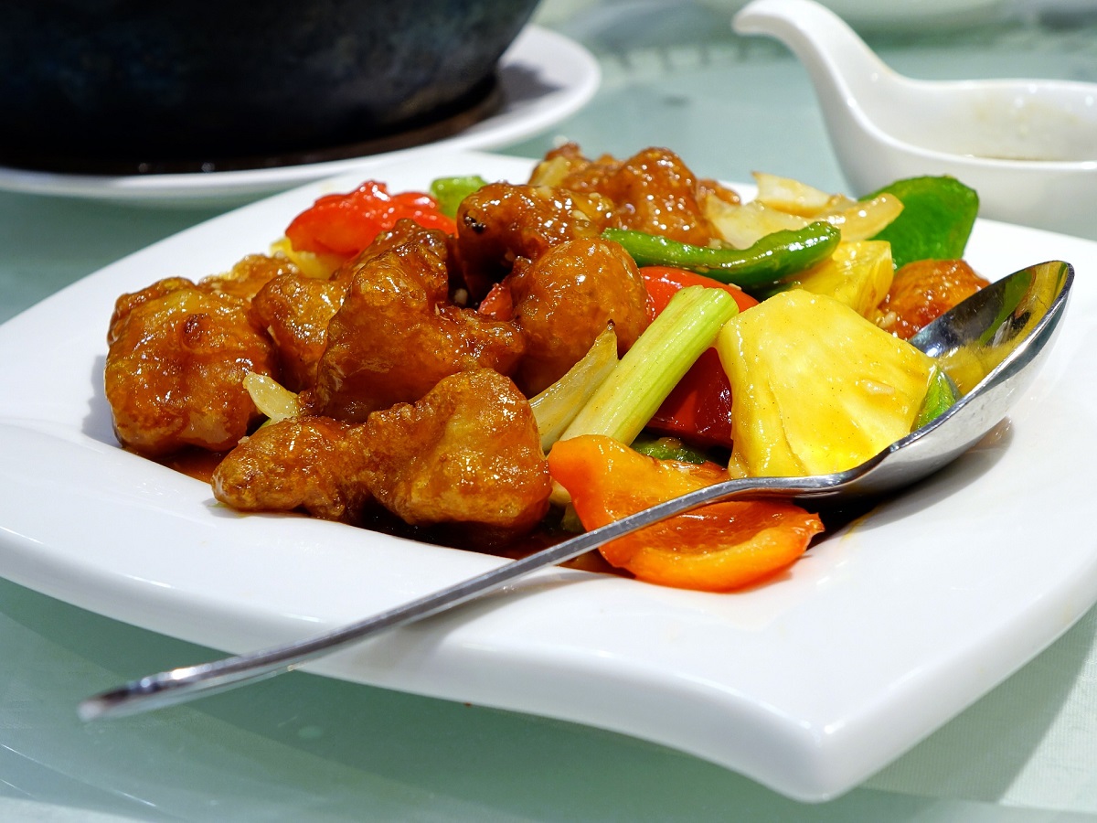 Order Sweet and Sour Pork food online from Ming Wah store, Moline on bringmethat.com