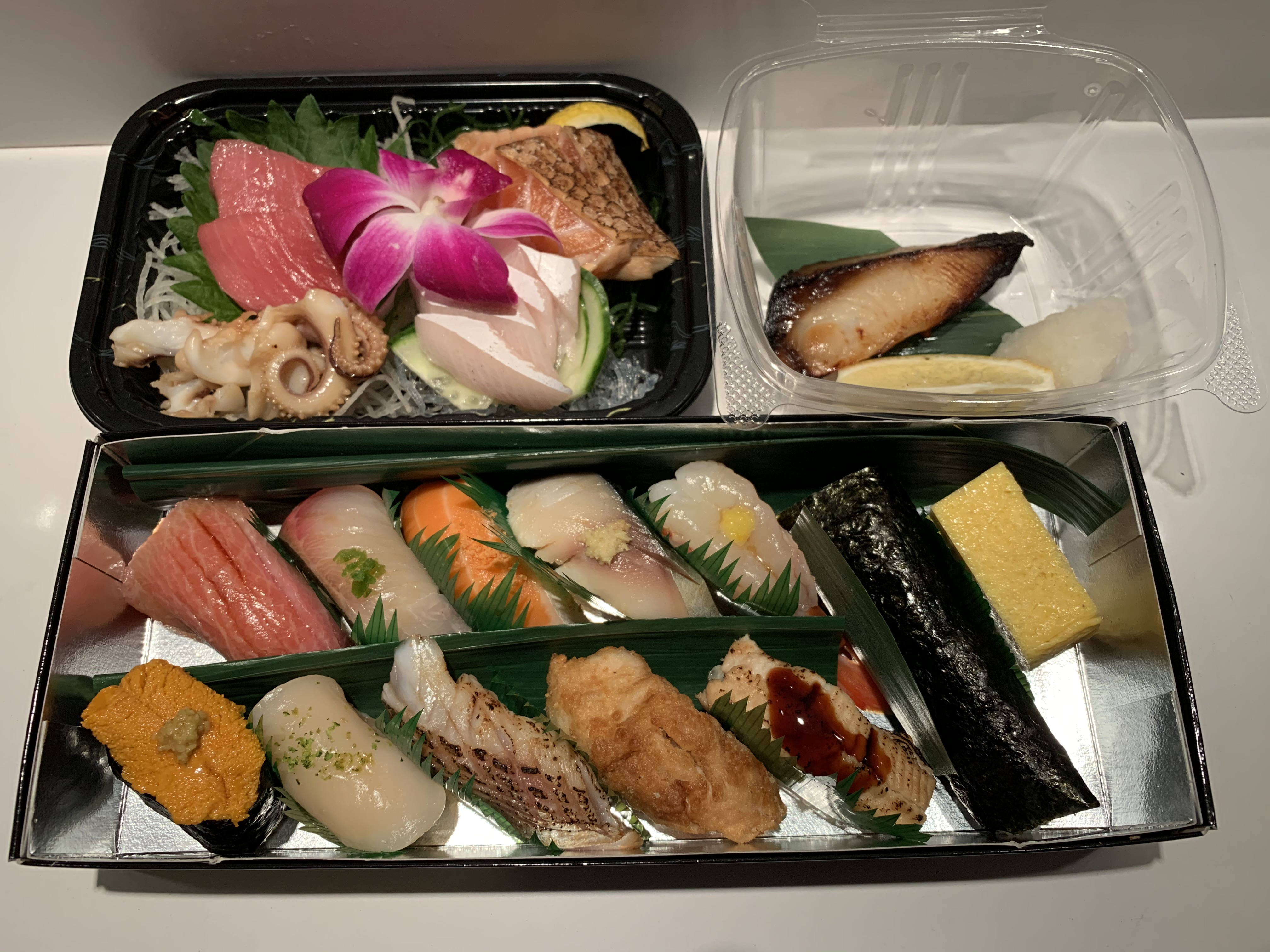 Order Omakase Sashimi and Sushi Large　おまかせ刺身と寿司　特上 food online from Sushi Ryusei store, New York on bringmethat.com