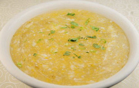 Order Creamy Sweet Corn Soup with Chicken food online from Sichuan Fortune House store, Pleasant Hill on bringmethat.com