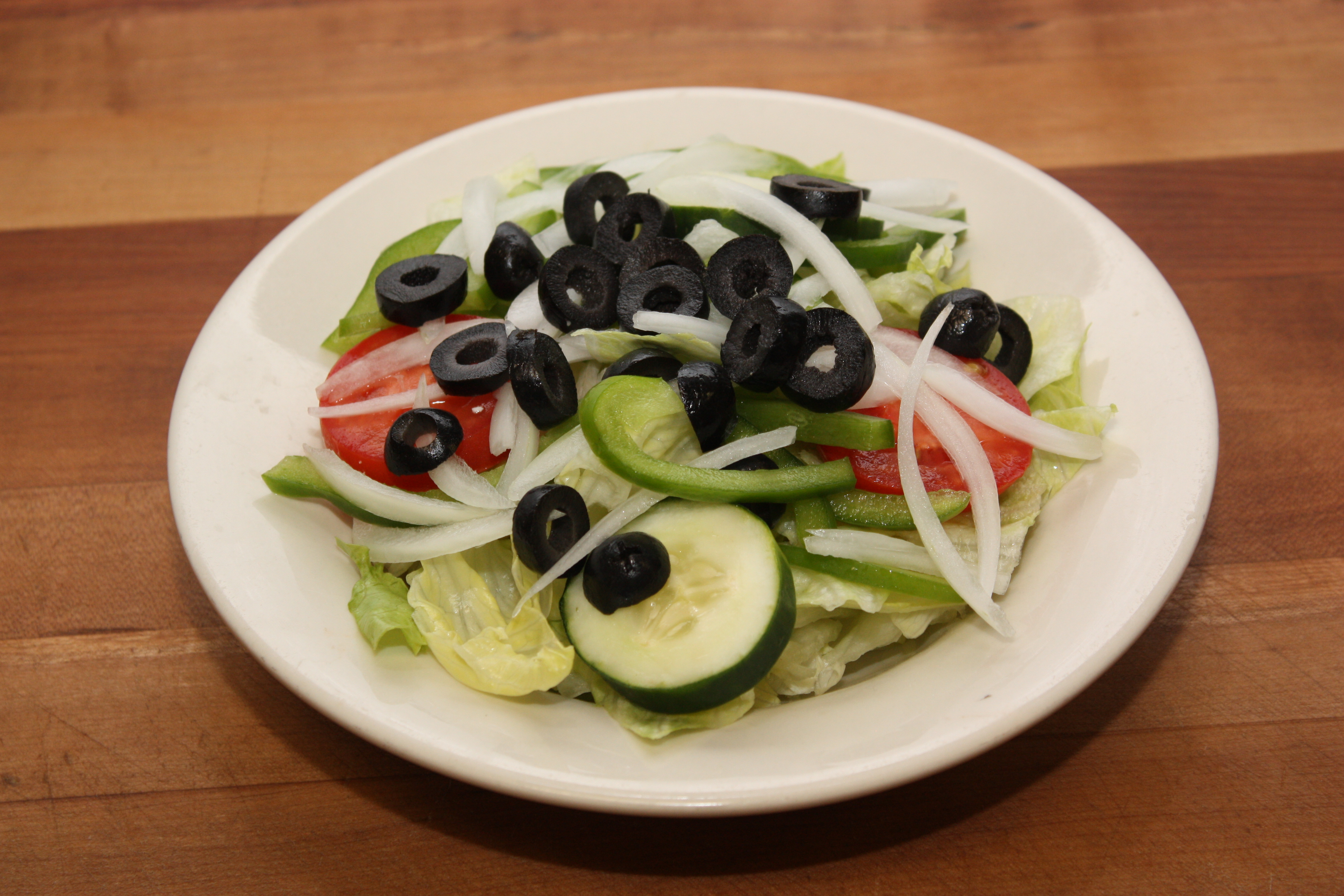 Order Veggie Salad food online from Mama’s Pizza store, Alpharetta on bringmethat.com