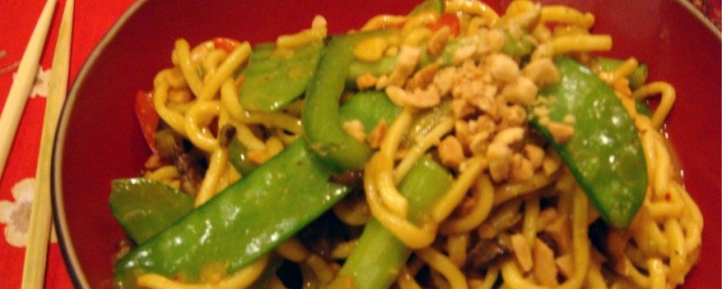 Order Thai Curry Beef Noodles food online from Bonsai cafe store, Evanston on bringmethat.com