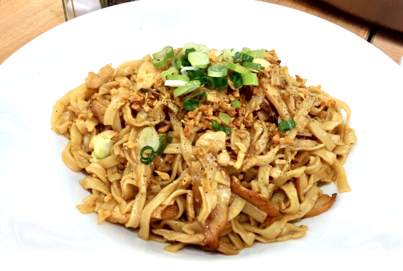 Order Garlic Noodles with Chicken food online from Yoma Burmese Restaurant store, Allston on bringmethat.com
