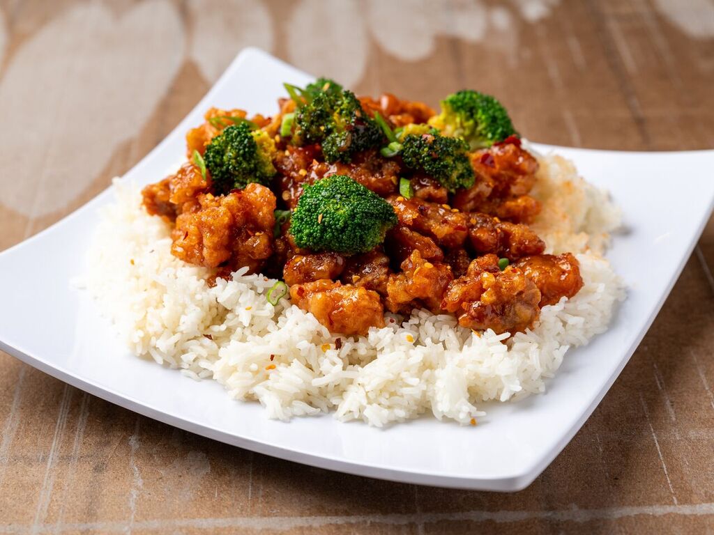 Order A1. General Tso's Chicken左鸡 food online from A8 China store, Madison on bringmethat.com