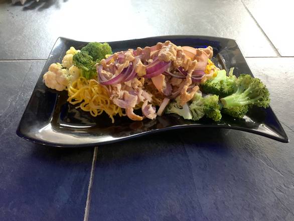 Order HTH Yakisoba plate food online from Heroes Tap House store, Salem on bringmethat.com