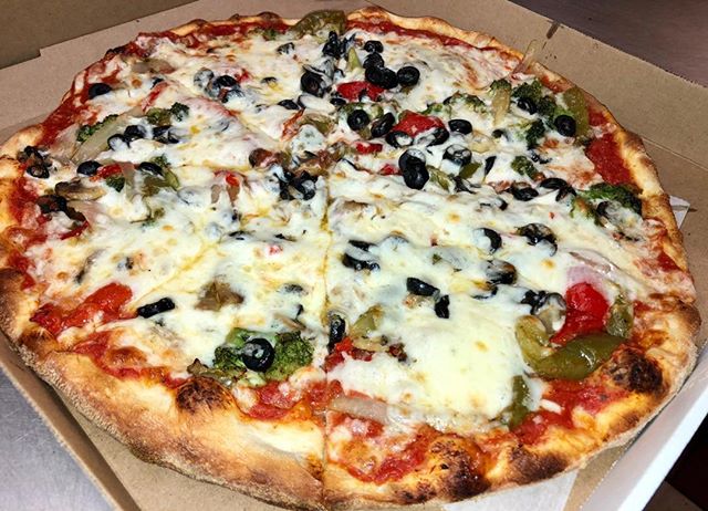 Order Veggie Lover Pizza food online from Calabria Pizza store, Oradell on bringmethat.com