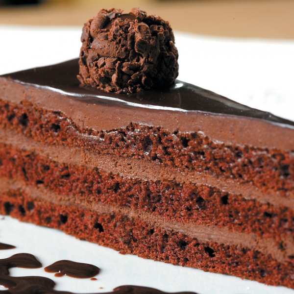 Order Chocolate Cake food online from New York Pizza store, Hayward on bringmethat.com