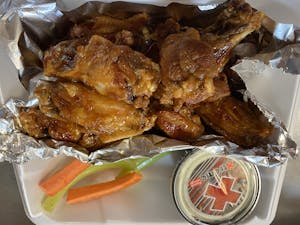 Order Jumbo Wings food online from Xtreme Pizza & Wings store, El Paso on bringmethat.com