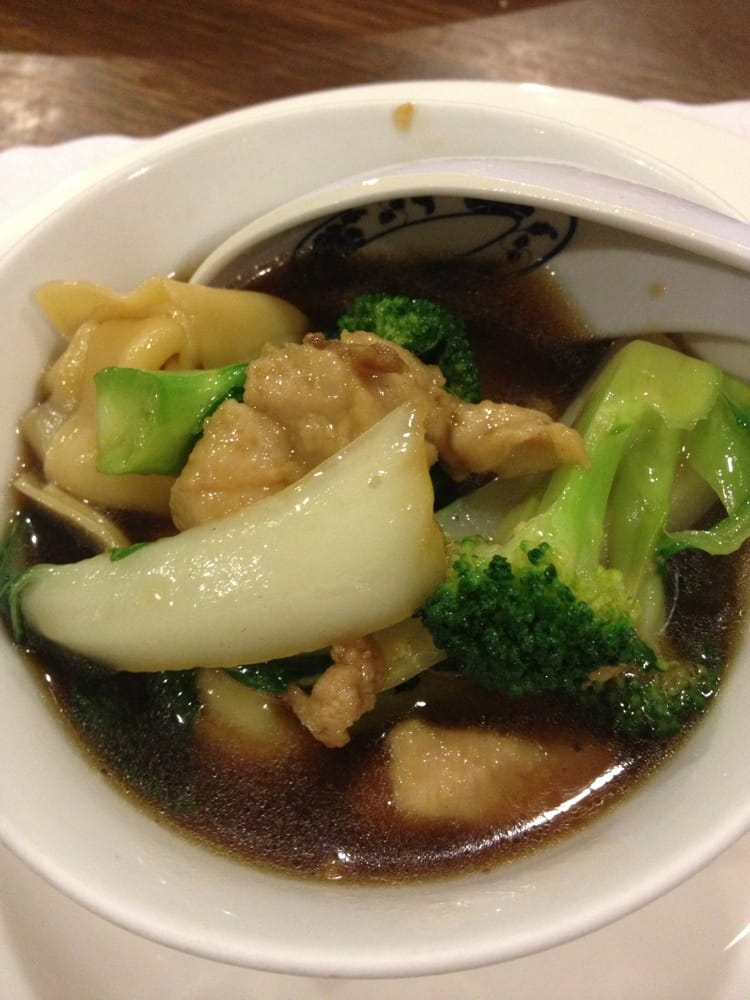 Order Wonton Soup food online from Shandong Restaurant store, Oakland on bringmethat.com