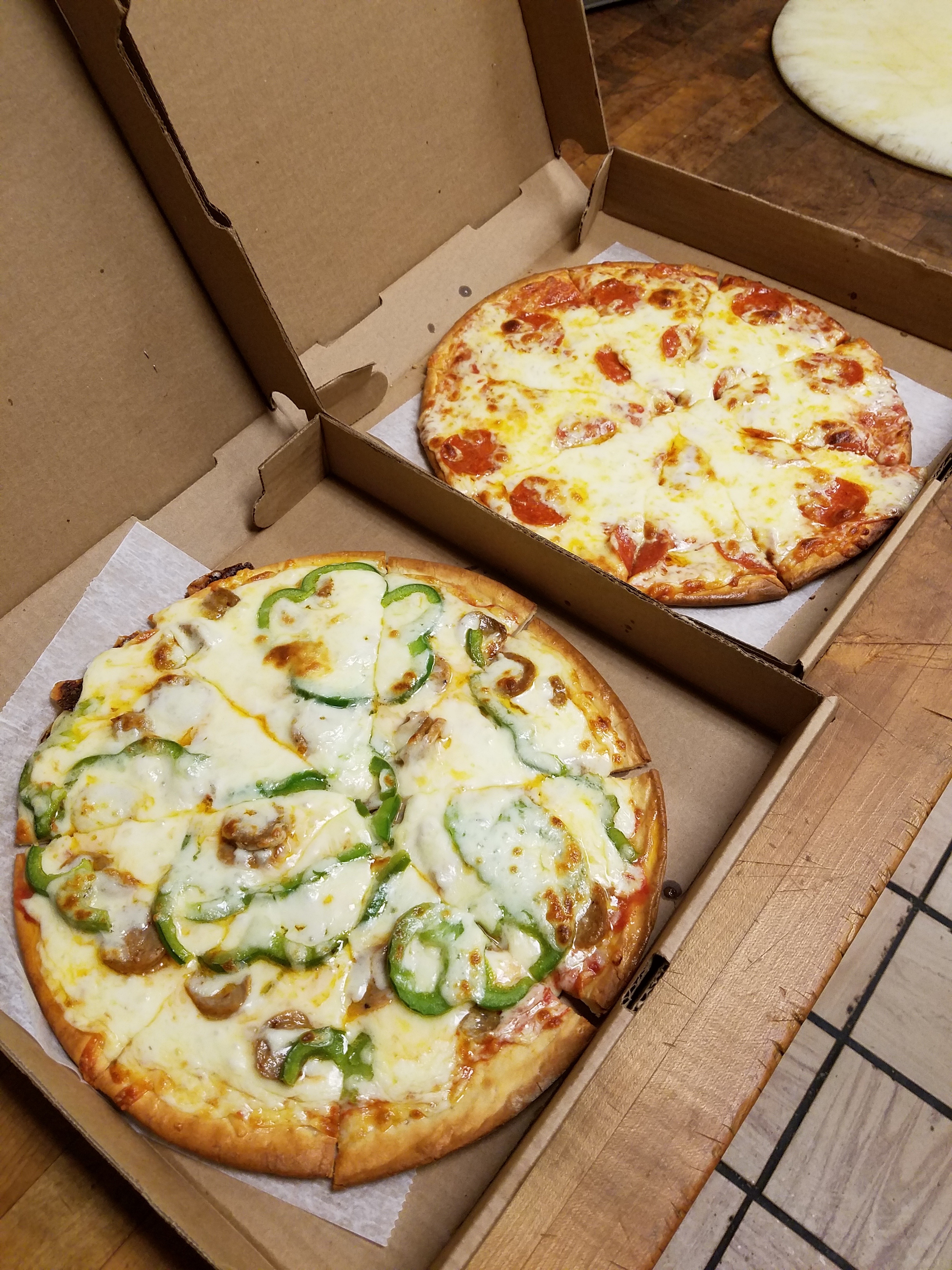 Order Gluten Free Pizza food online from Minervas Pizza store, Providence on bringmethat.com