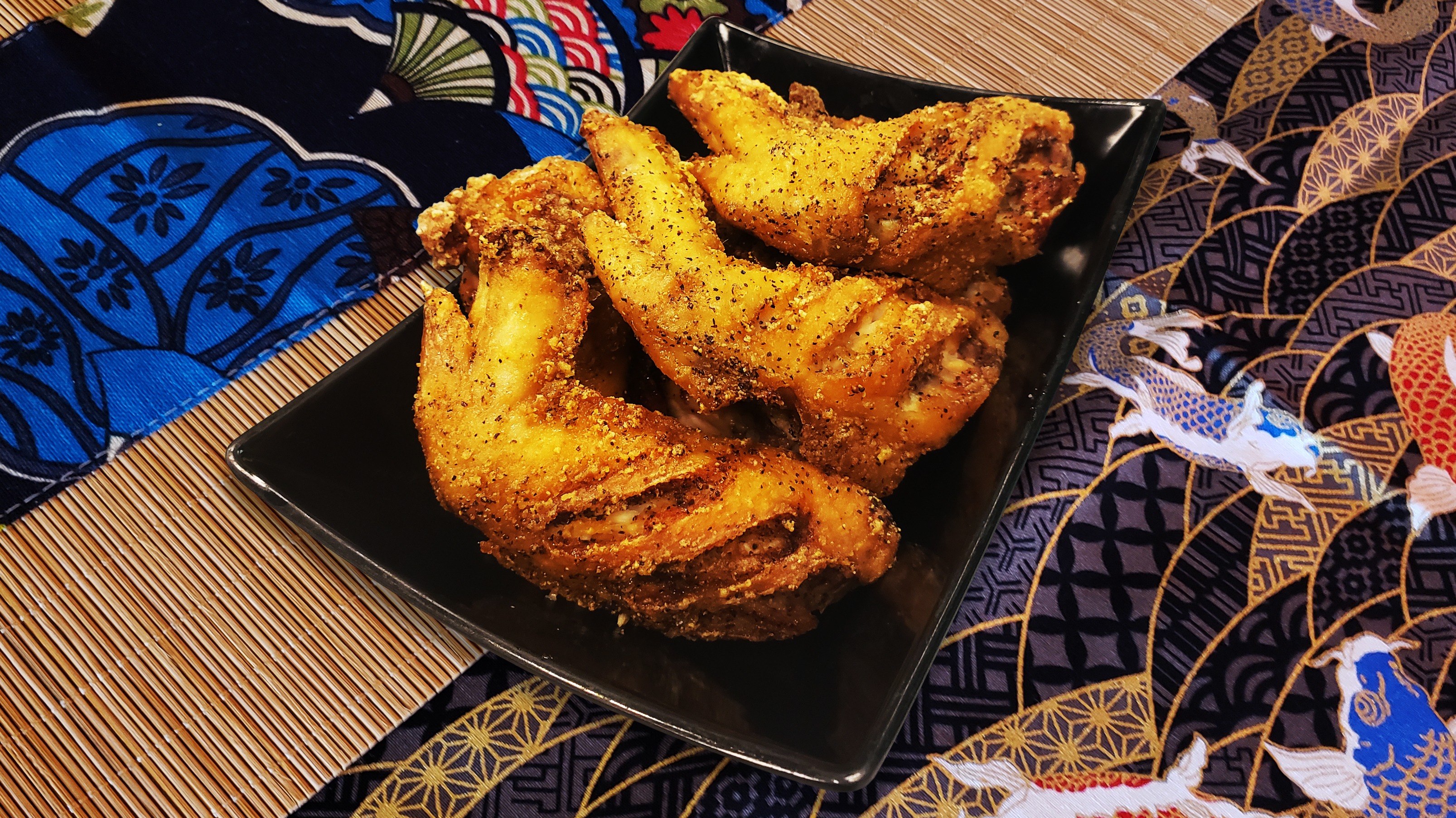 Order Chicken Wings food online from Chiwa Bistro store, Newark on bringmethat.com