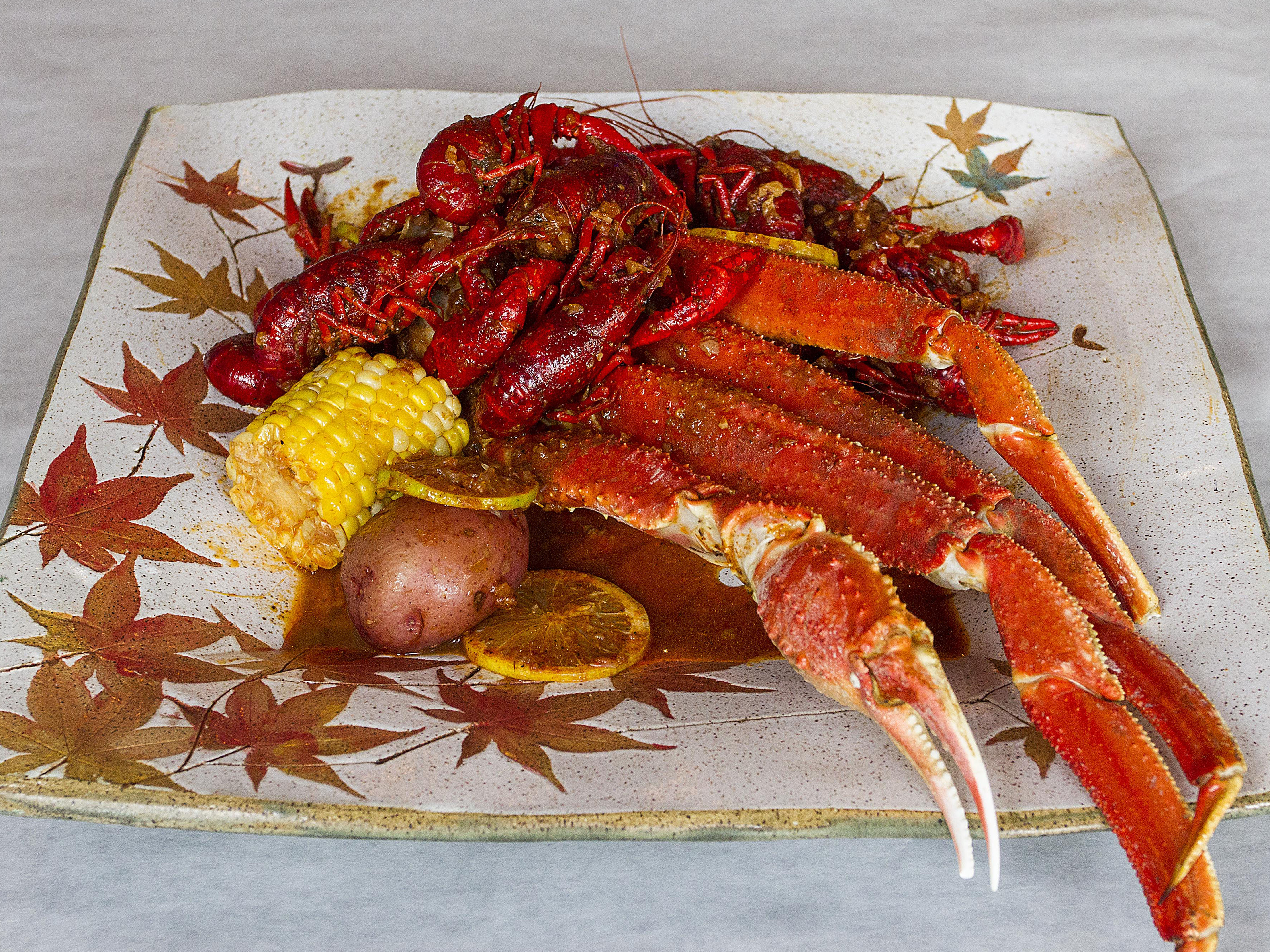 Order 6. Crawfish and Snow Crab Combo food online from Holly Crab store, Boston on bringmethat.com