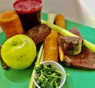 Order #5. Carrot, Celery, Apple, Beet, Alfalfa, Parsley food online from El Papayon store, Ontario on bringmethat.com