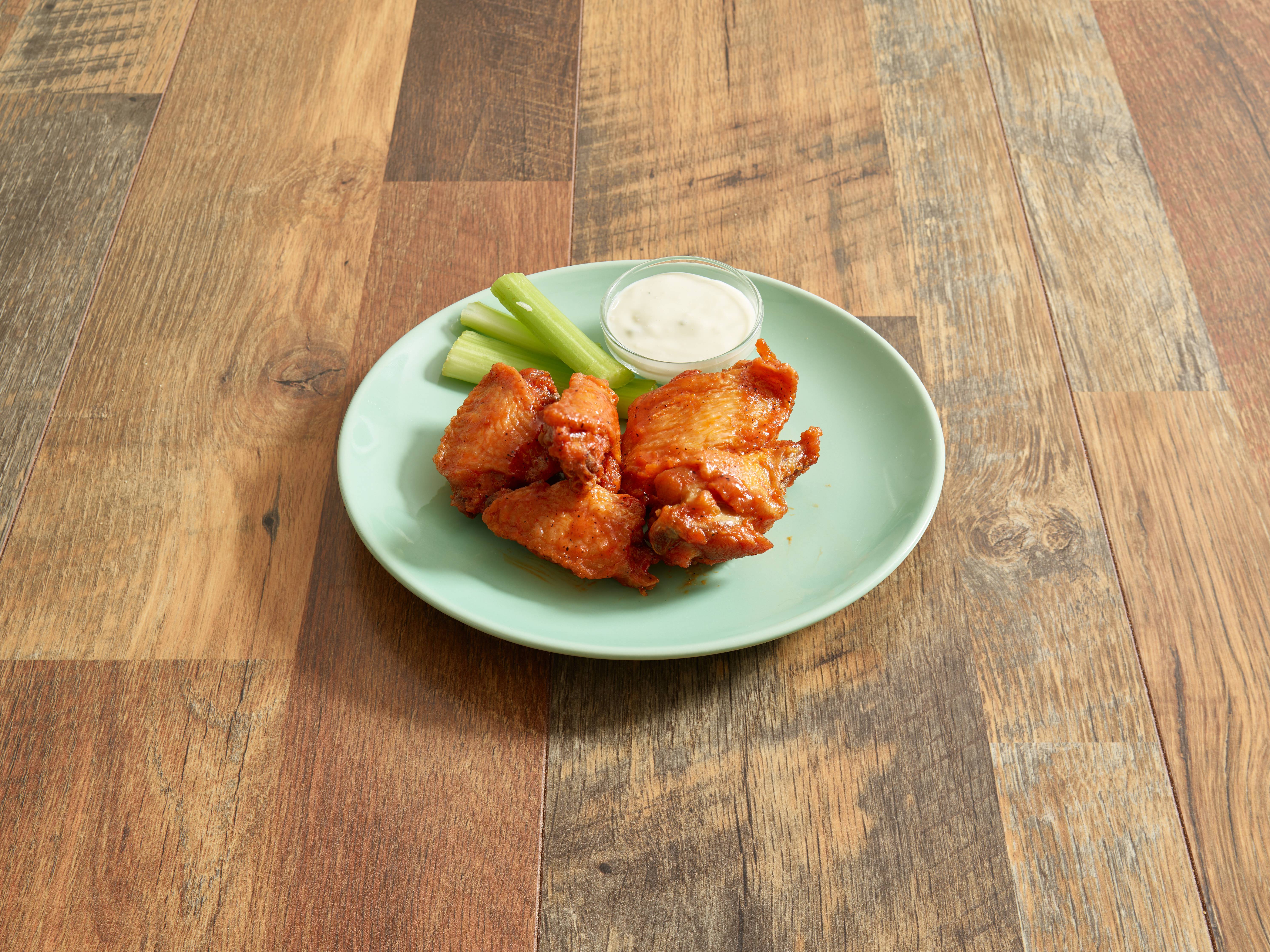 Order Chicken Wings food online from Gourmet Pizza store, New Paltz on bringmethat.com