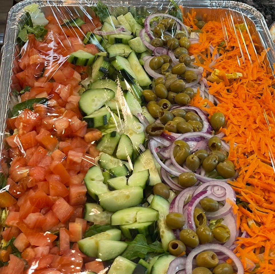 Order Tossed Salad Catering - Half Tray food online from Davila's Pizza & Restaurant store, Hackettstown on bringmethat.com