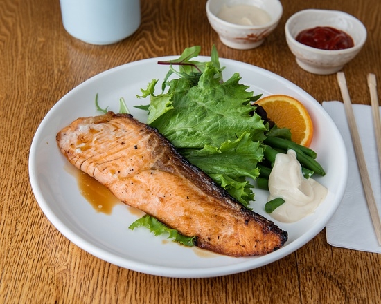 Order Salmon Teriyaki (Dinner) food online from Taiko Japanese Restaurant store, Irvine on bringmethat.com