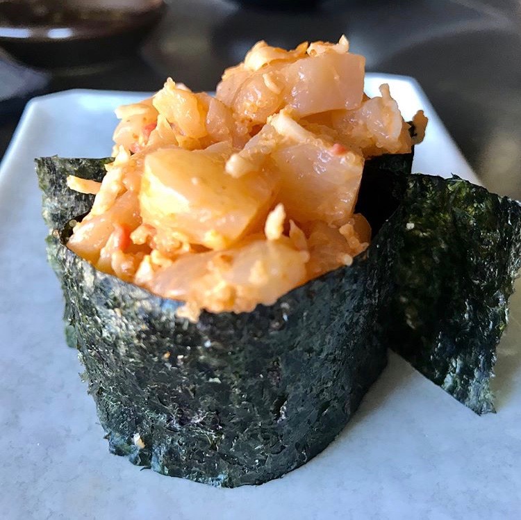 Order Spicy Scallop Sushi food online from Sushi Lounge store, Poway on bringmethat.com