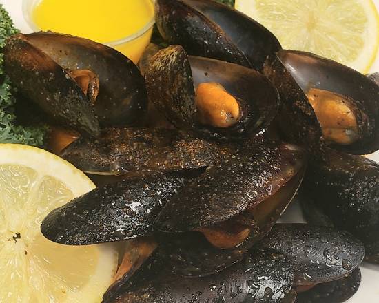 Order Mussels (1 lb) food online from Fishermans Island store, Country Club Hills on bringmethat.com