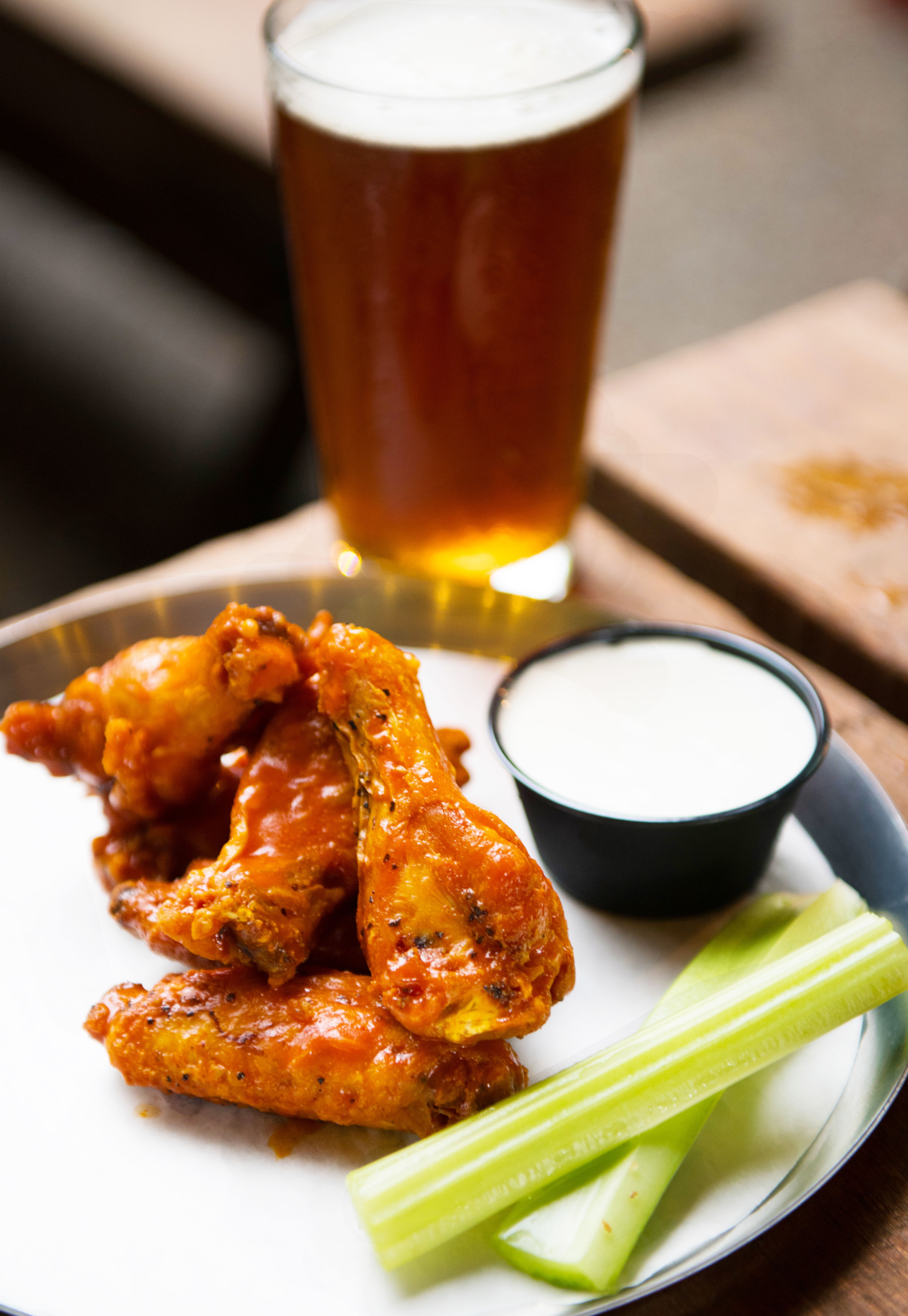 Order Classic Wings food online from M.L.Rose Craft Beer & Burgers store, Nashville on bringmethat.com