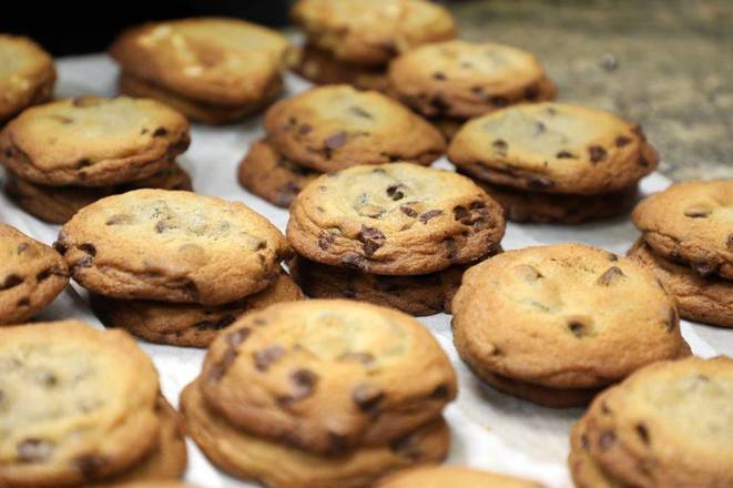 Order Chocolate Chip Cookie food online from Perry's store, Huntington Beach on bringmethat.com