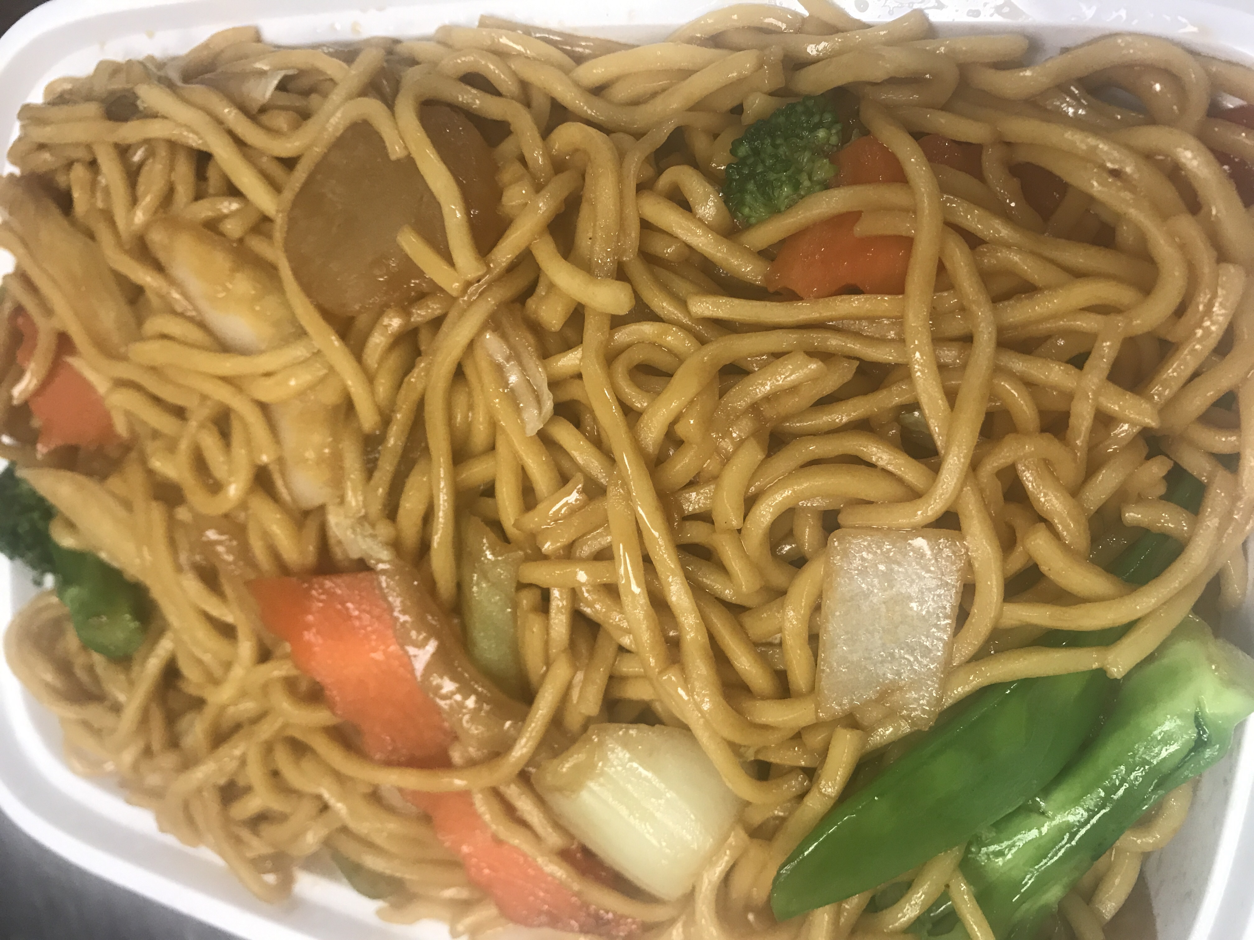 Order 48. Vegetable Lo Mein food online from Bally Dar Chinese Restaurant store, Mine Hill on bringmethat.com