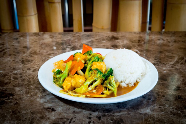 Order Chicken Curry food online from Pho Noodle House store, Placentia on bringmethat.com