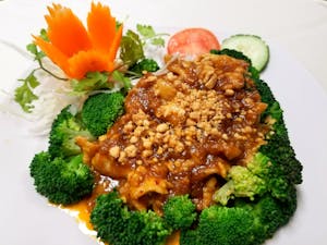 Order 43. Chicken Pra Ram food online from Siam Elephants Restaurant store, Elmira on bringmethat.com