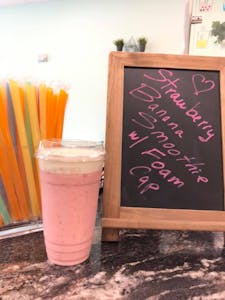 Order Strawberry Banana Smoothie food online from T-Bubbles store, Uniontown on bringmethat.com