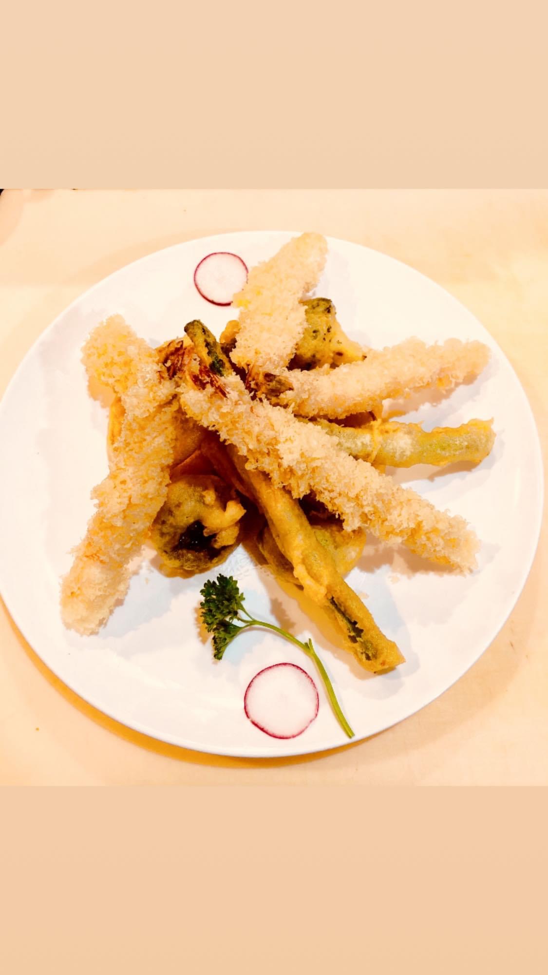Order Tempura Shrimp food online from Yuyo Japanese Restaurant store, Lubbock on bringmethat.com