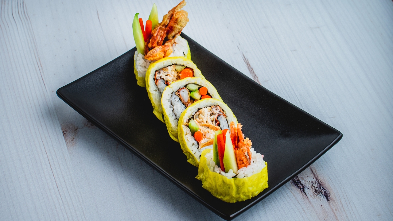 Order Soft Shell Crab Roll food online from Bento & Noodles store, Chula Vista on bringmethat.com