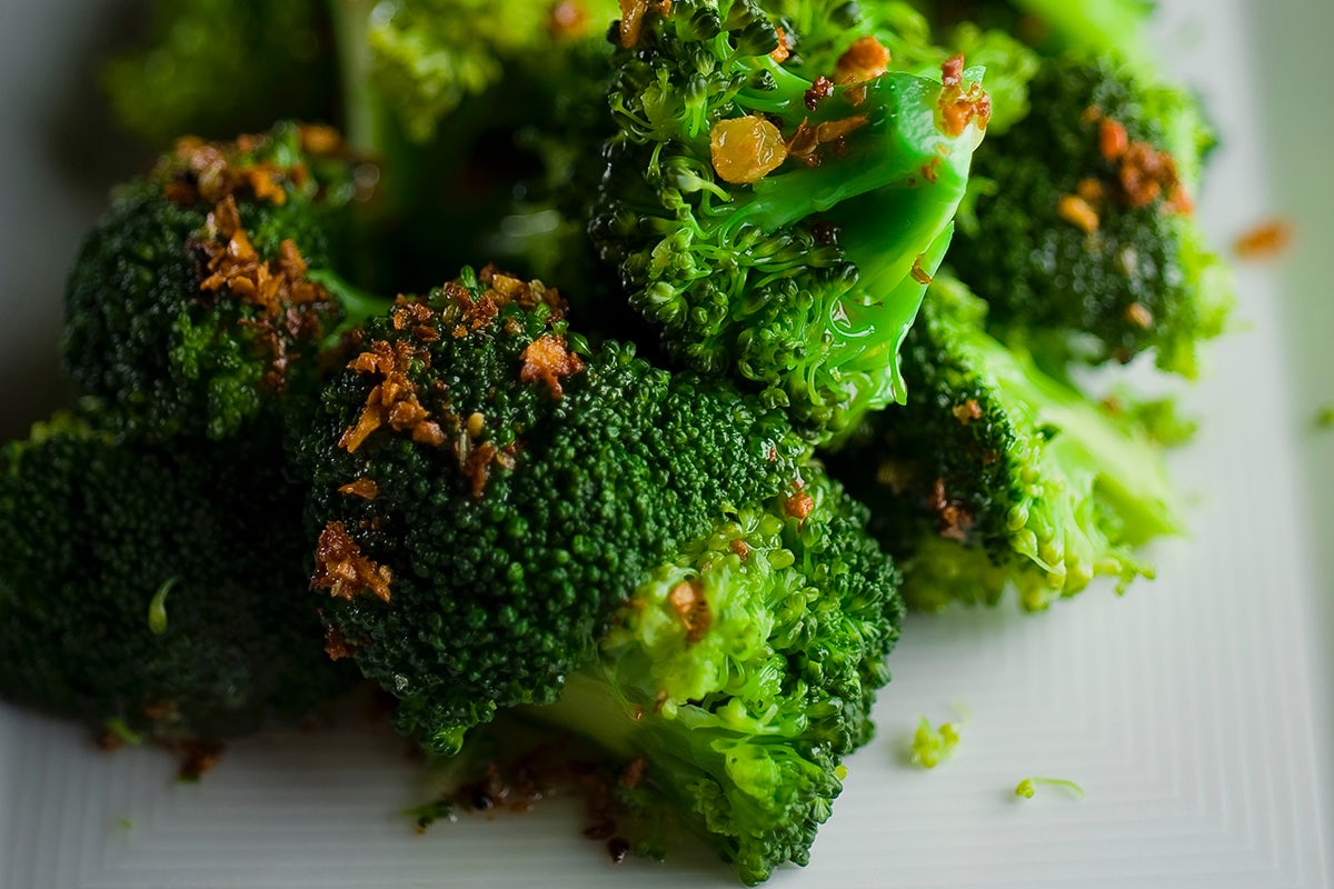 Order FRESH BROCCOLI food online from Sullivan's store, Leawood on bringmethat.com