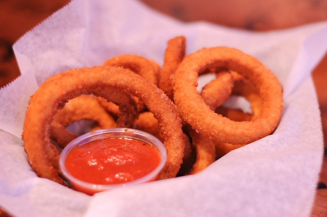 Order Onion Rings (7) food online from Slim's store, Chicago on bringmethat.com