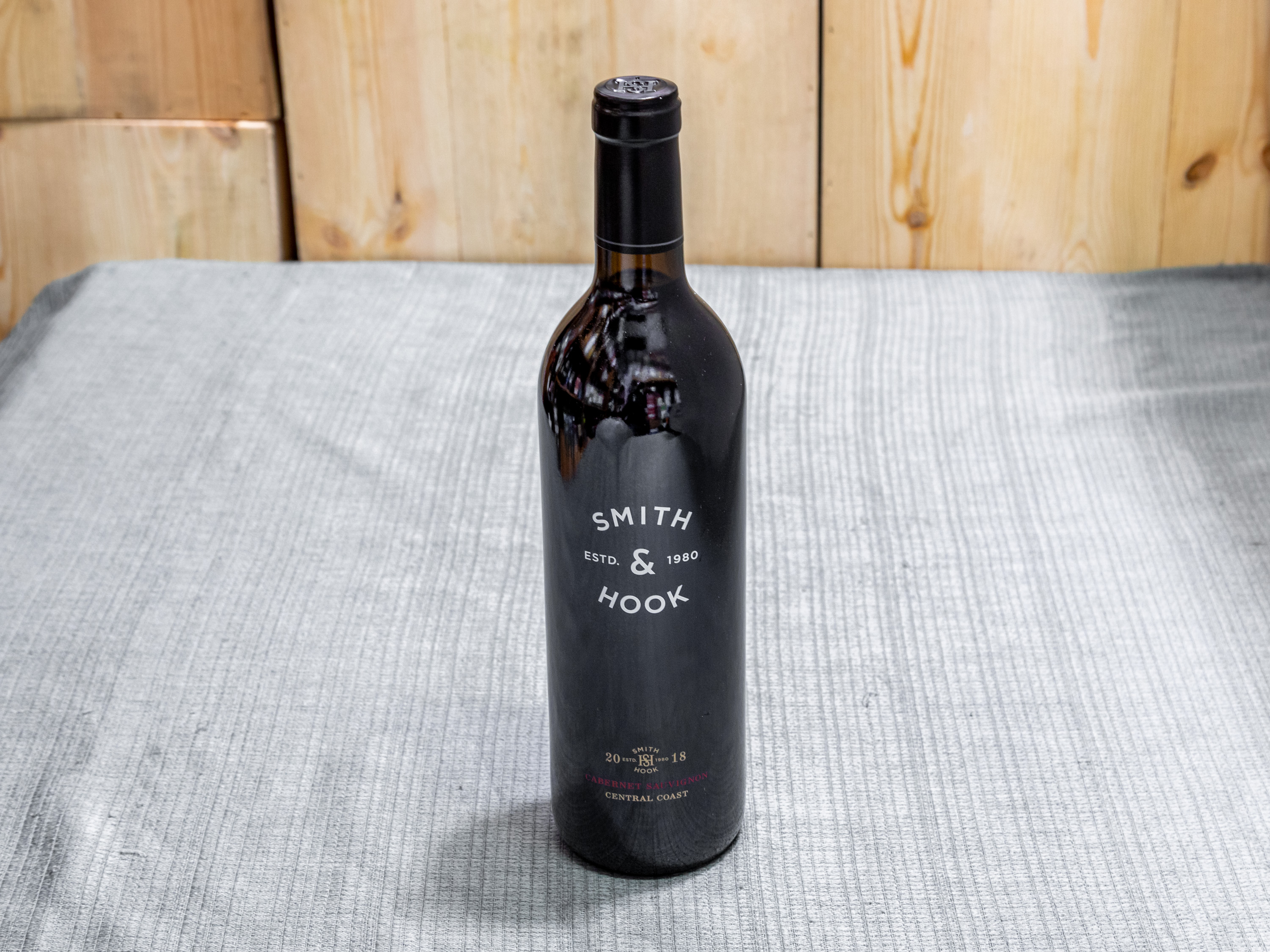 Order Smith & Hook Cabernet Sauvignon 750mL food online from West Islip Wines & Liquors store, West Islip on bringmethat.com