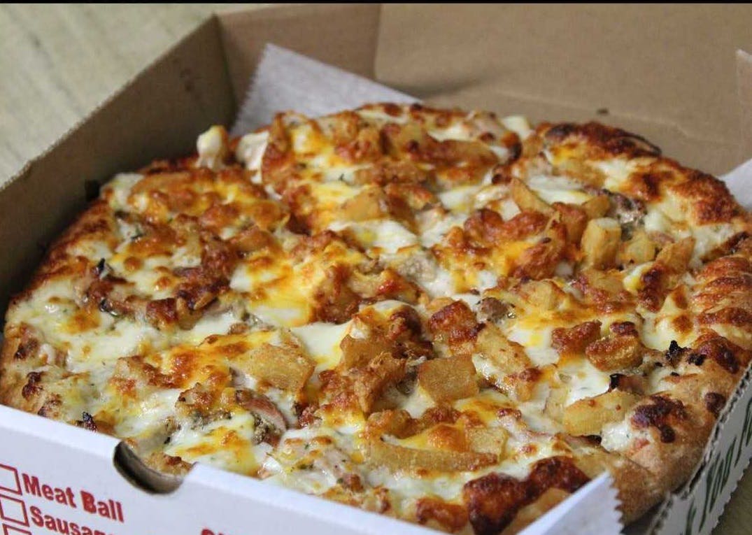 Order Chicken Ranchero Pizza - Small 10'' (6 Cut) food online from Pizza Care store, Pittsburgh on bringmethat.com