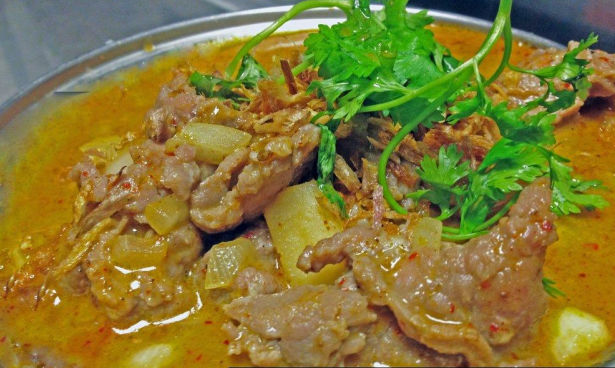 Order Yellow Curry food online from Taste of Asia store, Charleston on bringmethat.com