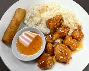 Order L8. Orange Chicken food online from Thai Der store, Las Vegas on bringmethat.com