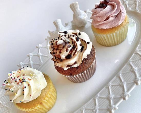Order Cupcakes Box of Red Velvet (6 pcs) food online from Le Cake Boutique store, Woodbridge on bringmethat.com