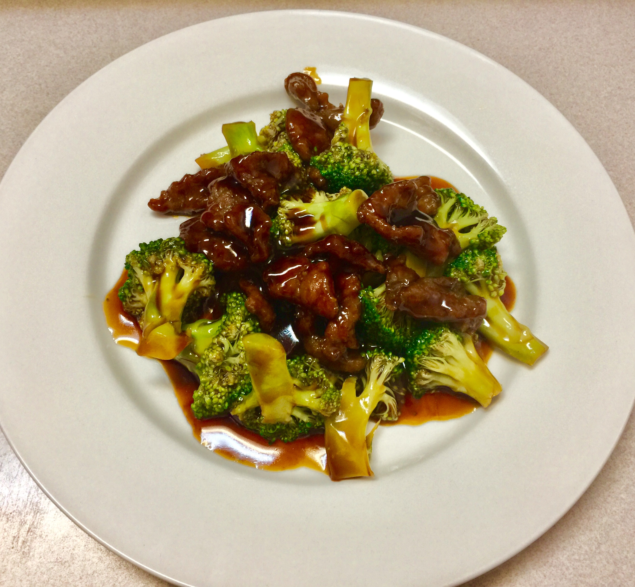 Order 101. Beef with Broccoli food online from Wing Shun Kitchen store, Holbrook on bringmethat.com