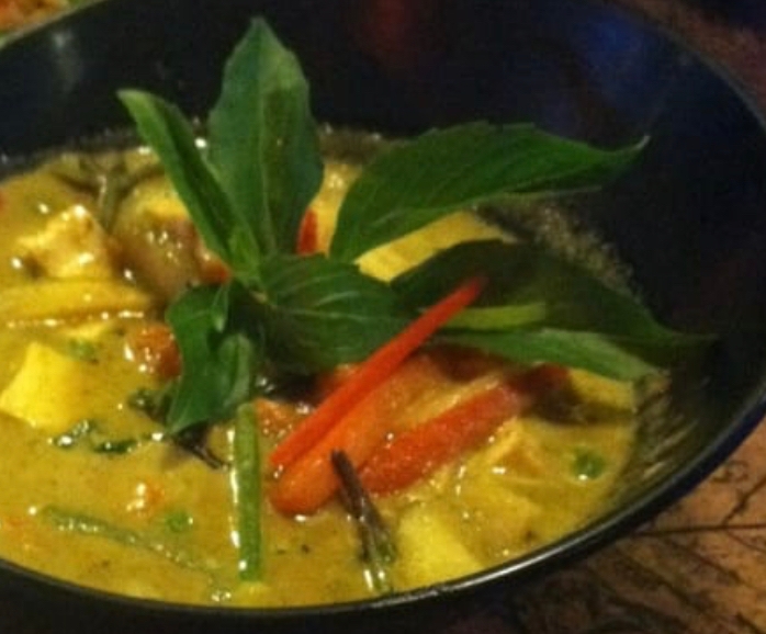 Order Kang Keo Wan Curry (Green Curry) food online from Tong Thai Restaurant store, San Antonio on bringmethat.com