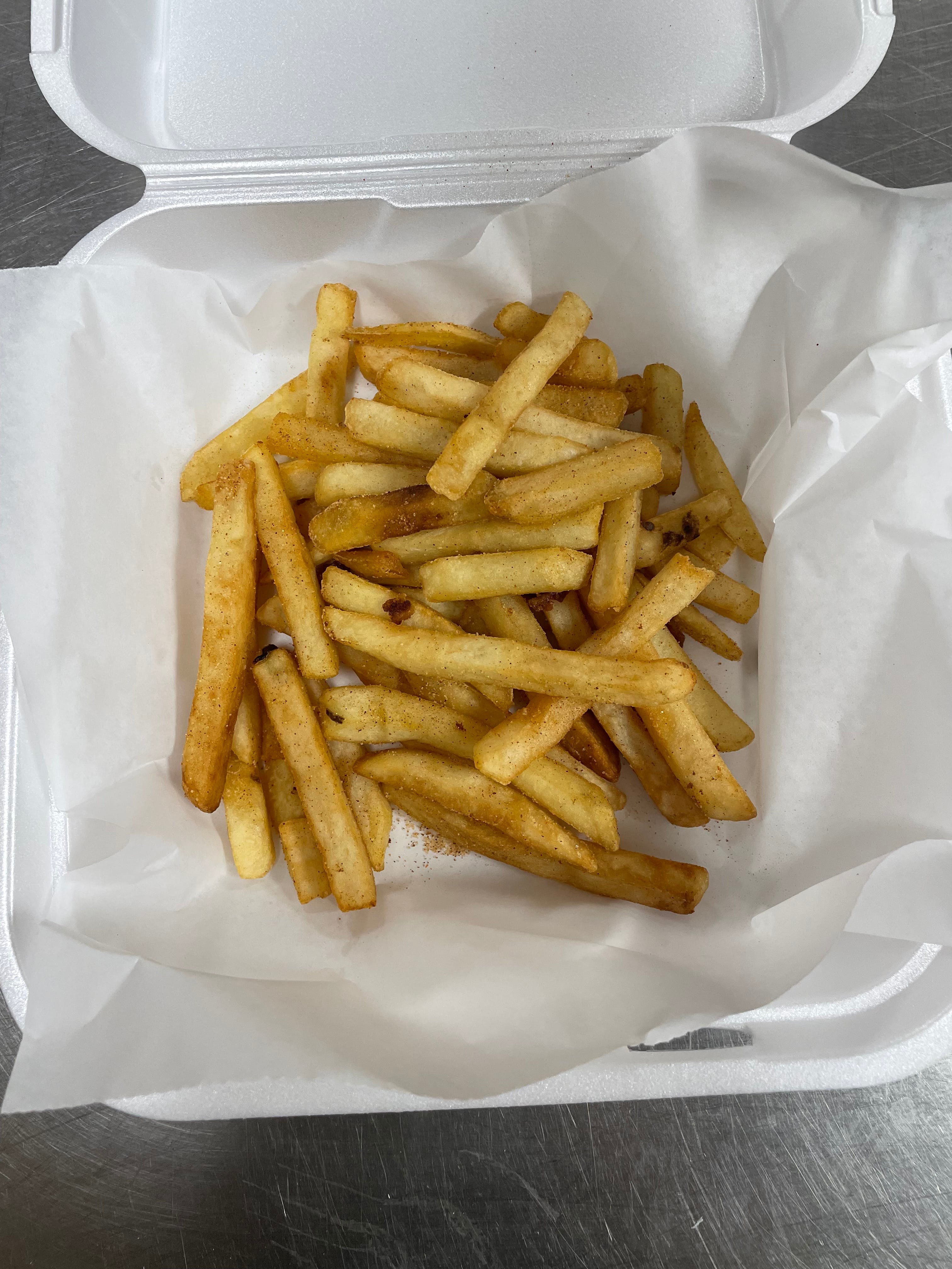 Order French Fries - Appetizer food online from Pizza Man store, Ellsworth on bringmethat.com