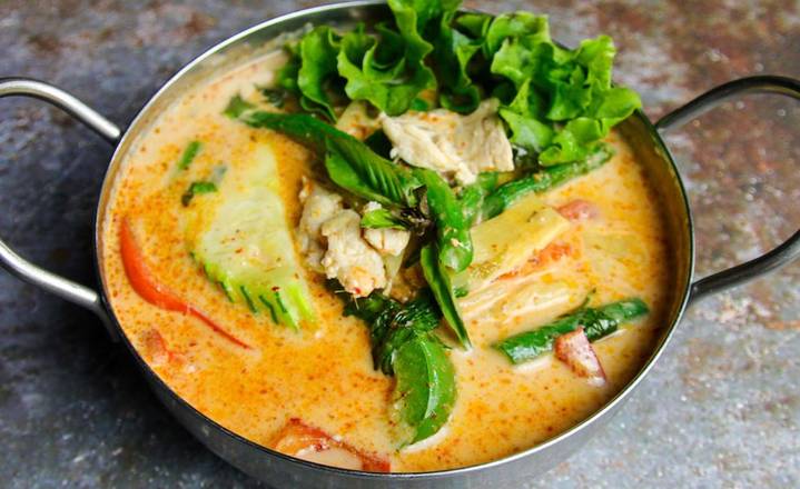 Order Red Curry food online from Baan Thai store, San Anselmo on bringmethat.com