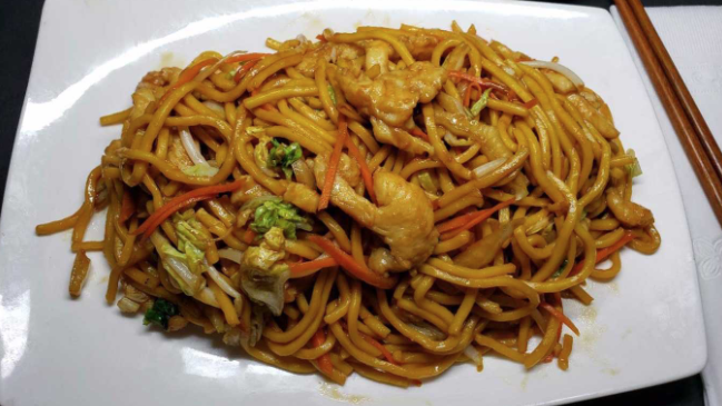 Order 49. Chicken Lo Mein food online from Asian Buffet store, Dayton on bringmethat.com